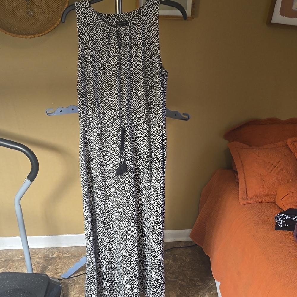 Talbots Black and White Geometric Maxi Dress